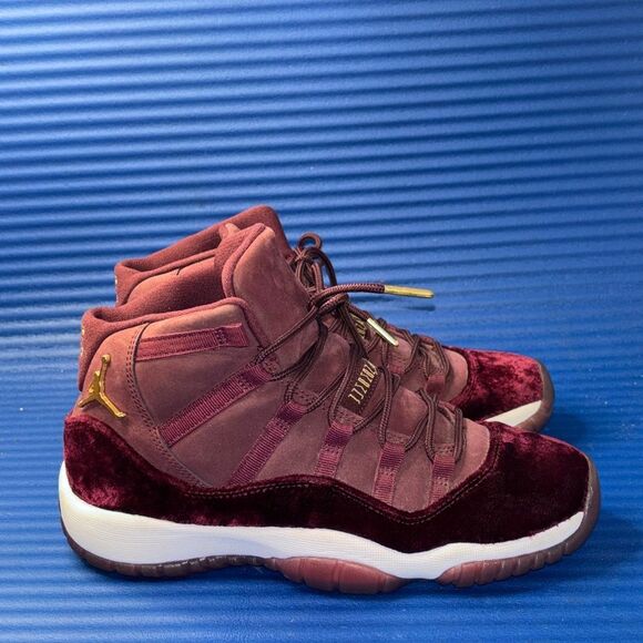 Size 8Y- GS Nike Air Jordan 11 Retro Heiress Maroon RARE 852625-650 Women’s 9.5 - Picture 1 of 8